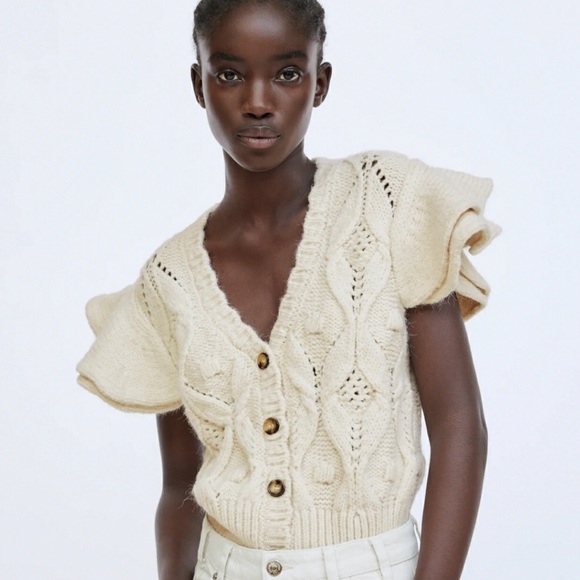 Zara Sweaters - 🖤Zara Ruffle Shoulder Short Slv Cream Cardigan M